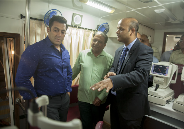 Salman Khan visiting the inside of mobile van at Sahu Eye Hospital